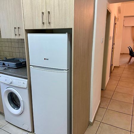 Private Room In Shared Flat Nicosia Ngoại thất bức ảnh