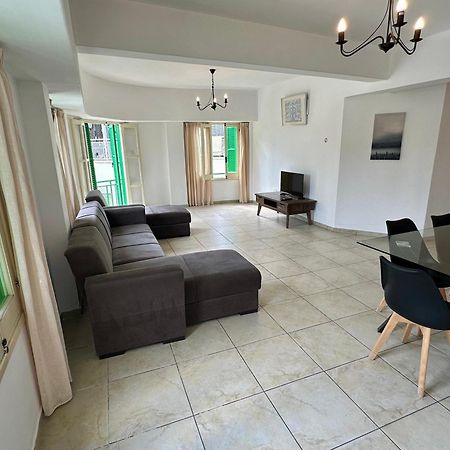 Private Room In Shared Flat Nicosia Ngoại thất bức ảnh
