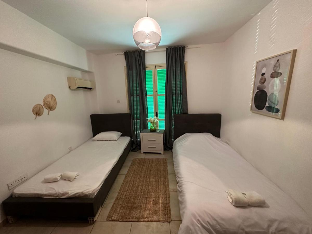 Private Room In Shared Flat Nicosia Ngoại thất bức ảnh