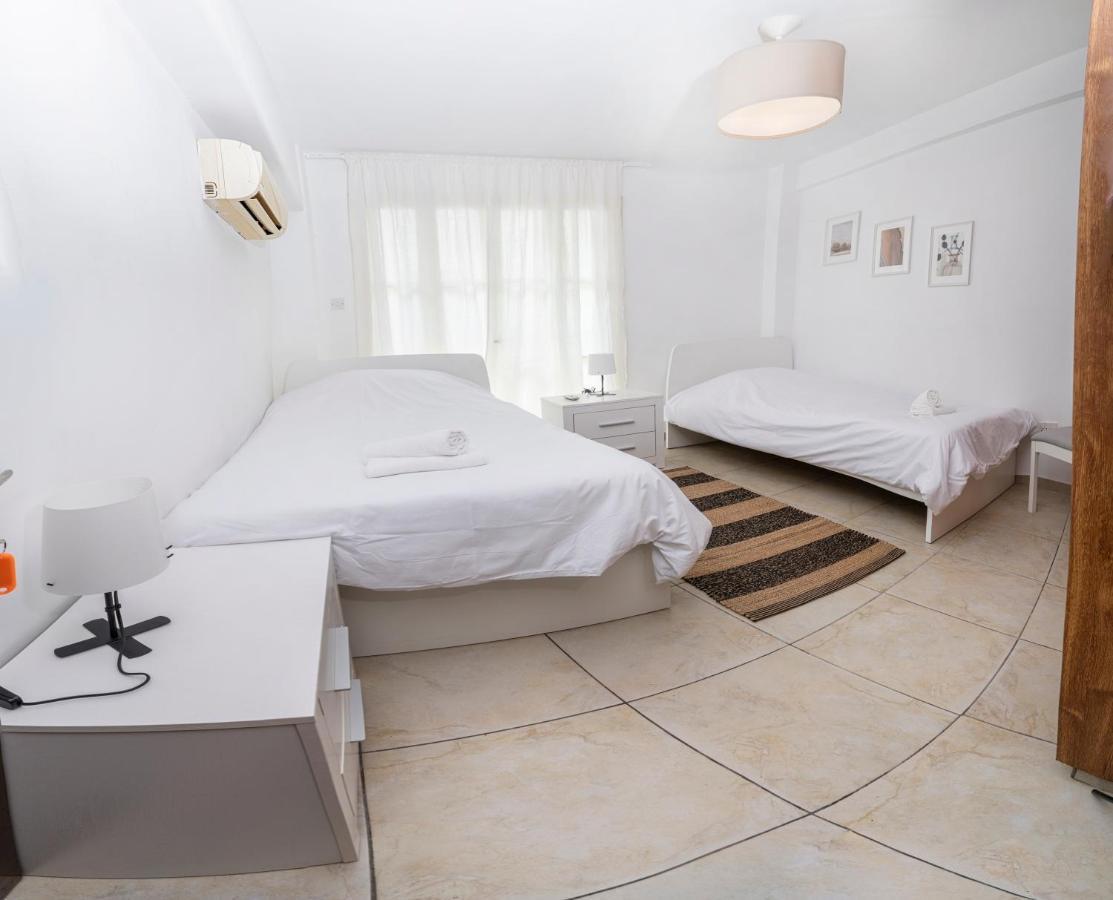 Private Room In Shared Flat Nicosia Ngoại thất bức ảnh