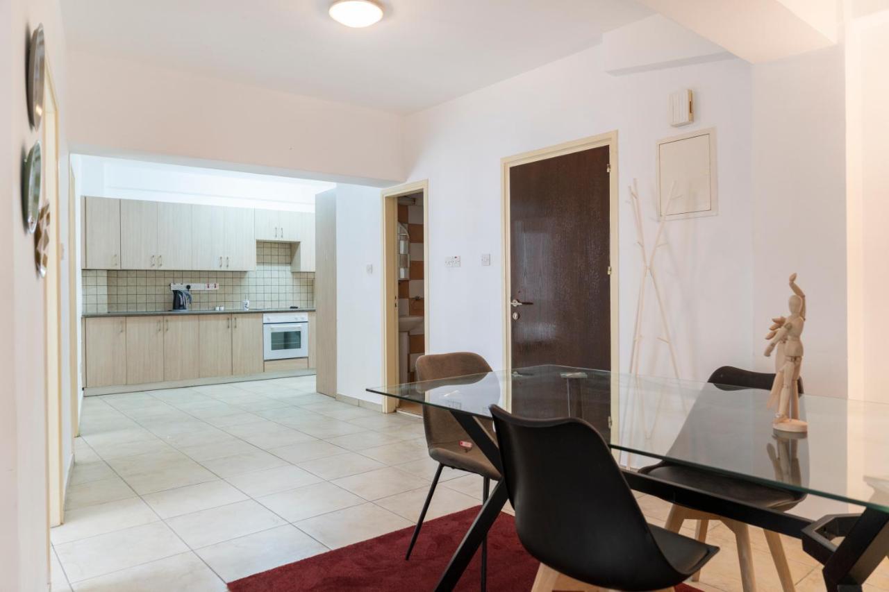 Private Room In Shared Flat Nicosia Ngoại thất bức ảnh