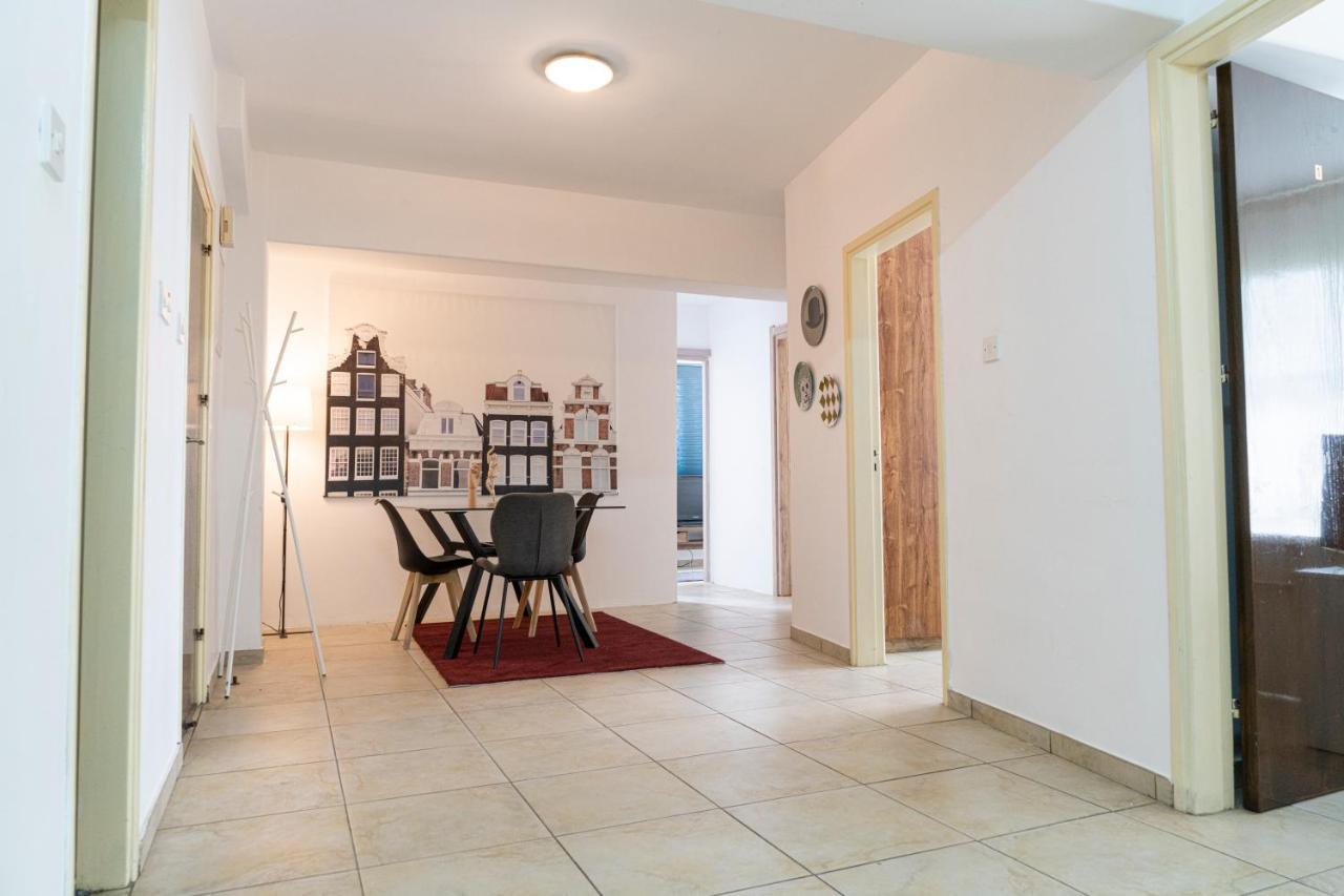 Private Room In Shared Flat Nicosia Ngoại thất bức ảnh