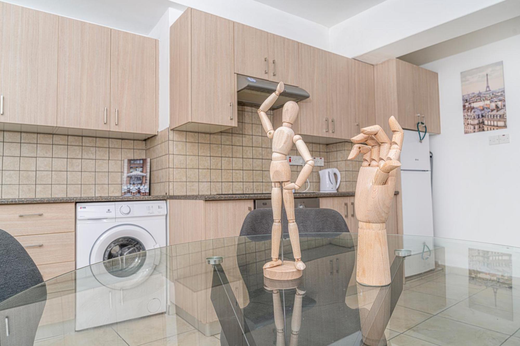 Private Room In Shared Flat Nicosia Ngoại thất bức ảnh
