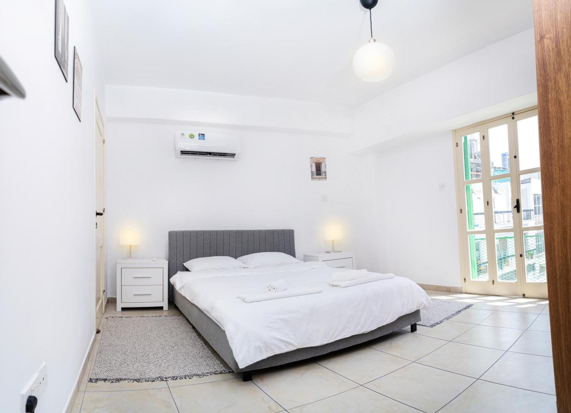 Private Room In Shared Flat Nicosia Ngoại thất bức ảnh