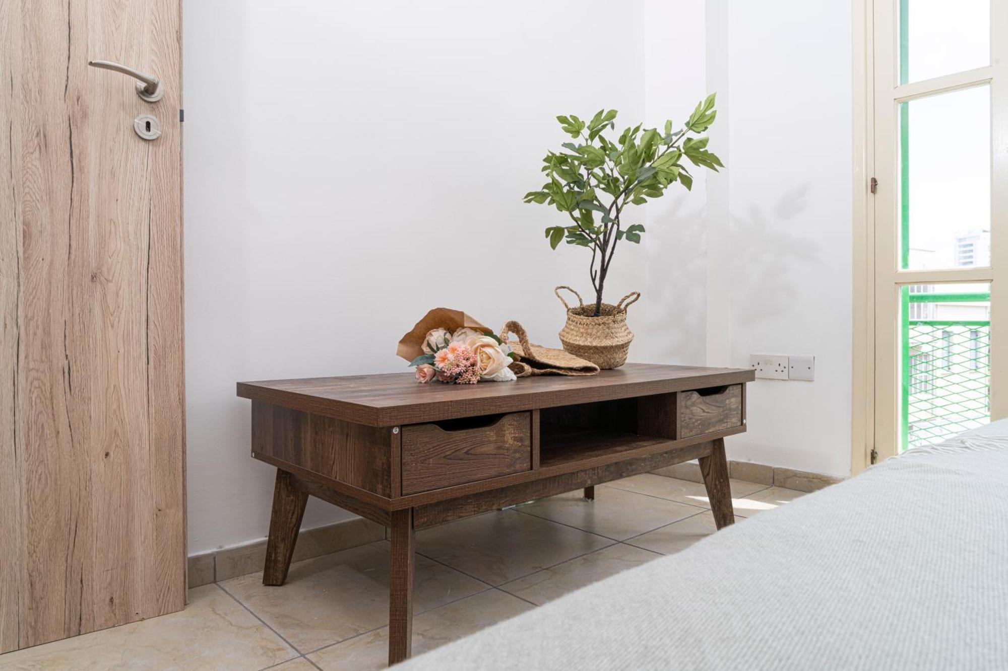 Private Room In Shared Flat Nicosia Ngoại thất bức ảnh
