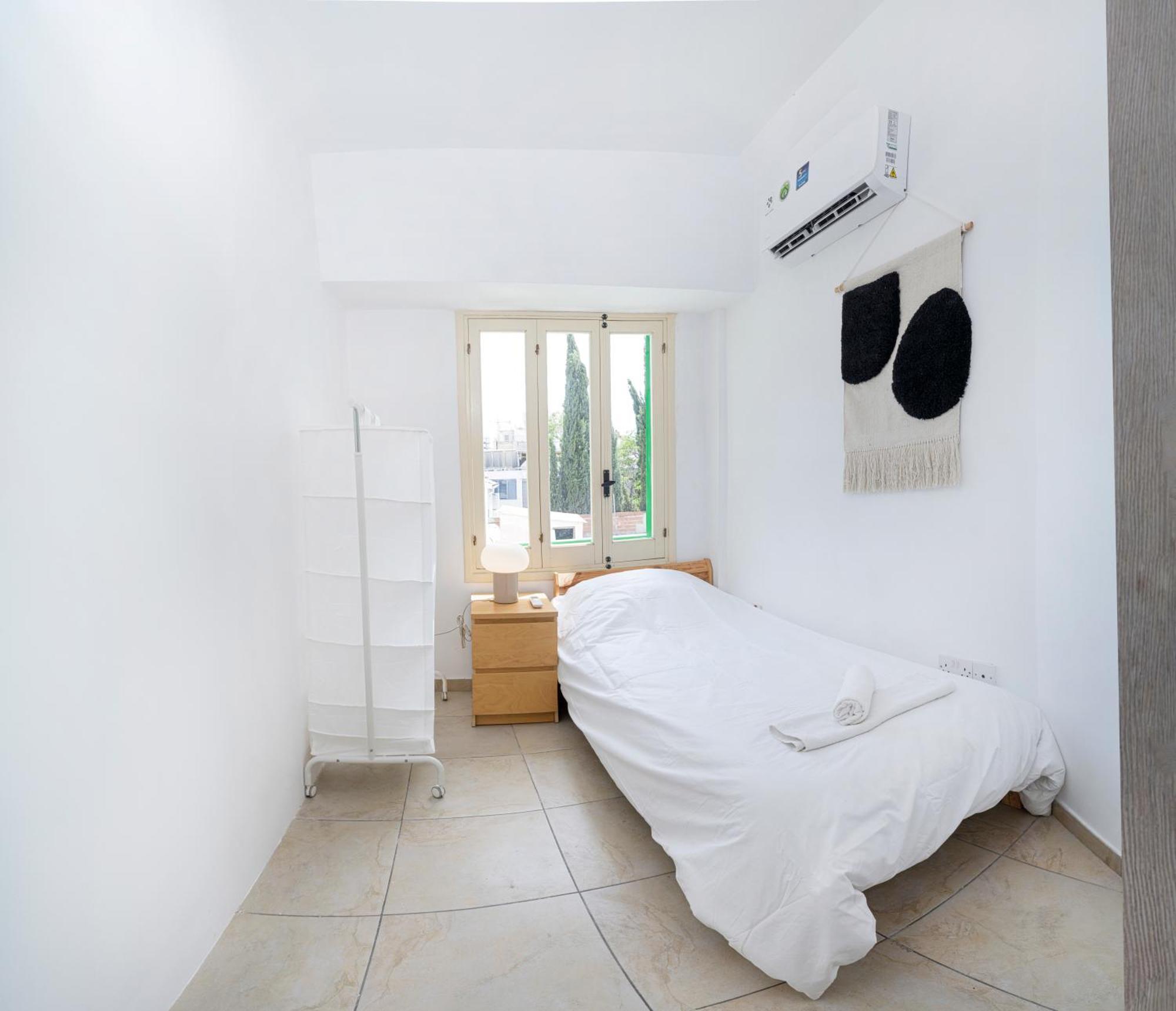 Private Room In Shared Flat Nicosia Ngoại thất bức ảnh