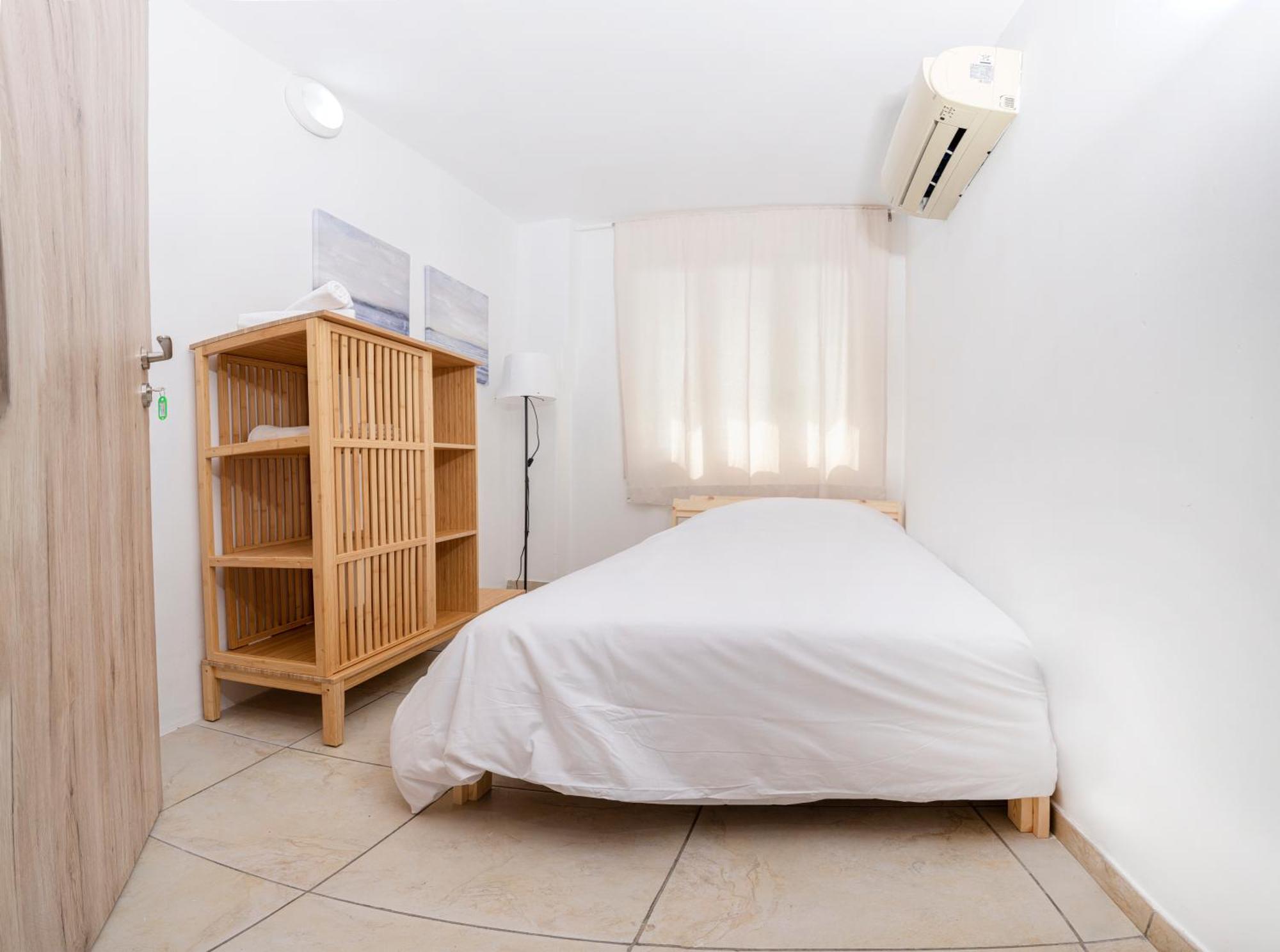 Private Room In Shared Flat Nicosia Ngoại thất bức ảnh