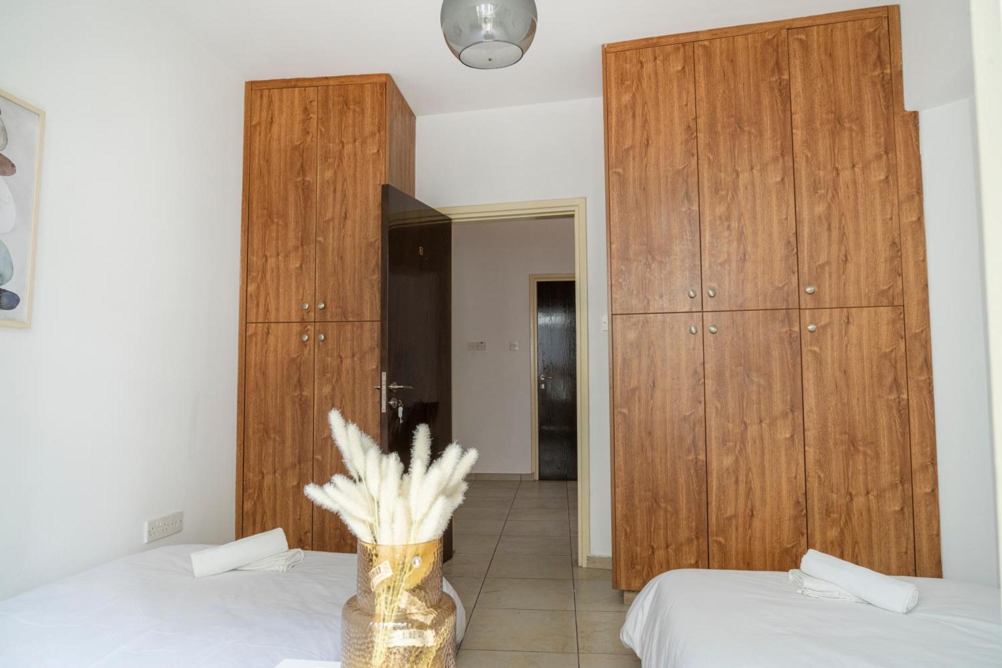Private Room In Shared Flat Nicosia Ngoại thất bức ảnh