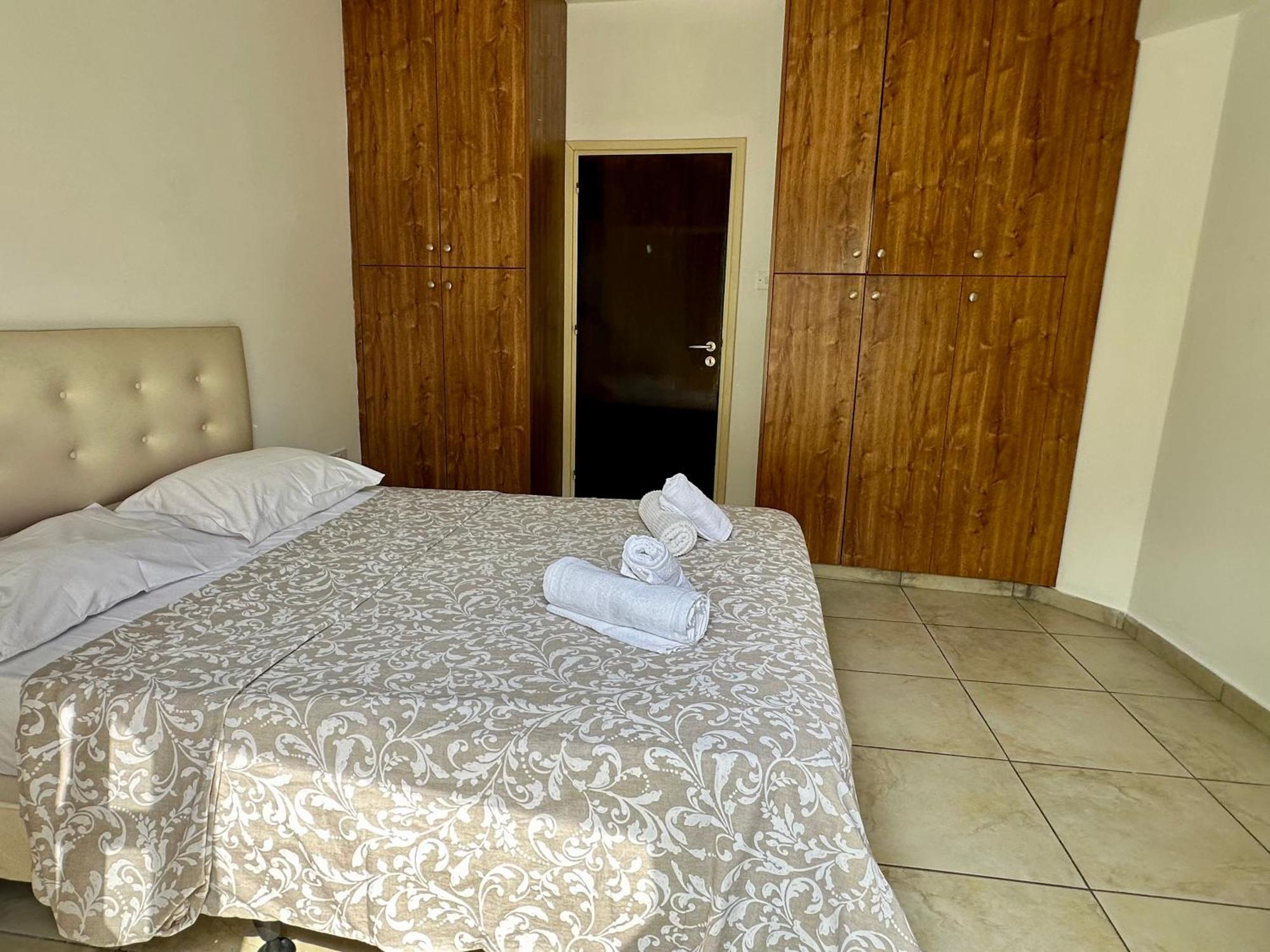 Private Room In Shared Flat Nicosia Ngoại thất bức ảnh