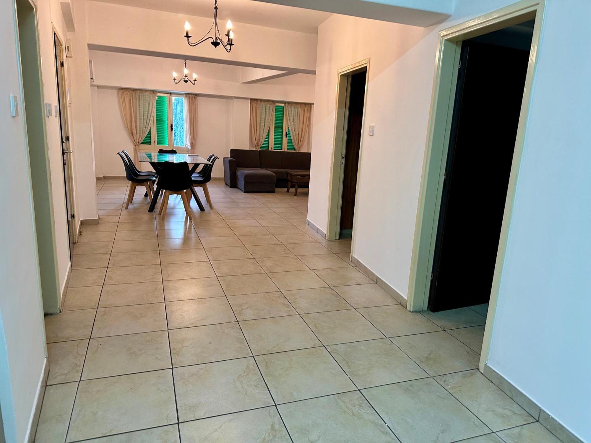 Private Room In Shared Flat Nicosia Ngoại thất bức ảnh